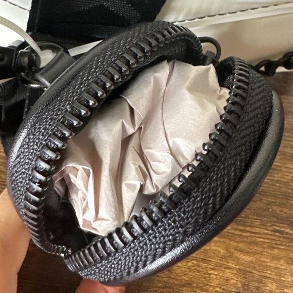 NWT STEVE MADDEN Bvital-D Multi-Pouch Crossbody with Small Coin Purse - Picture 8 of 9